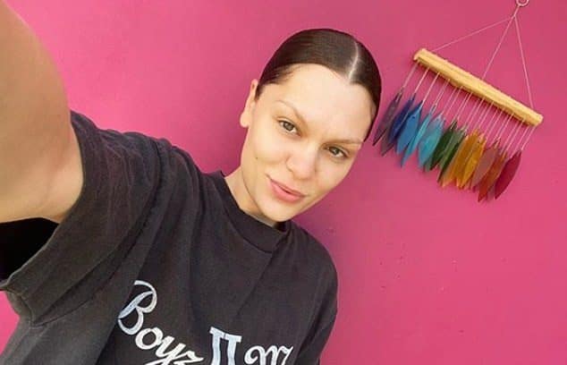 jessie j selfie 1