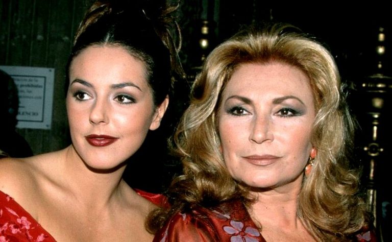 Rosa Benito acusa a Rocío Carrasco de haber dejado sola a la Más Grande en el hospital