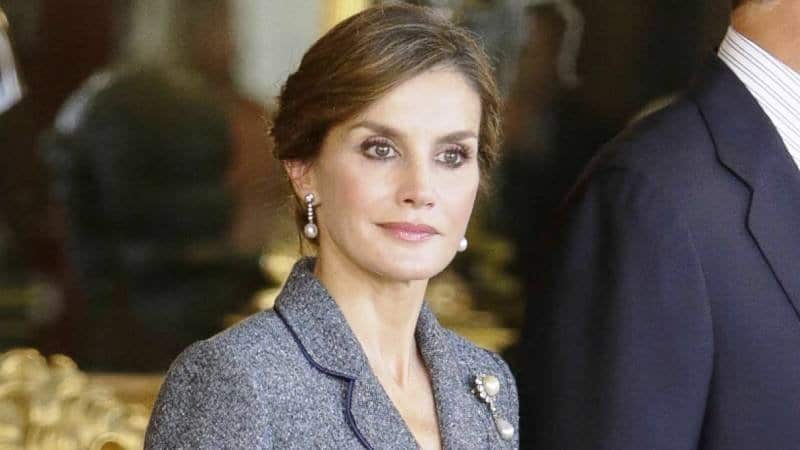 vestido de Adolfo Domínguez la Reina Letizia senegal