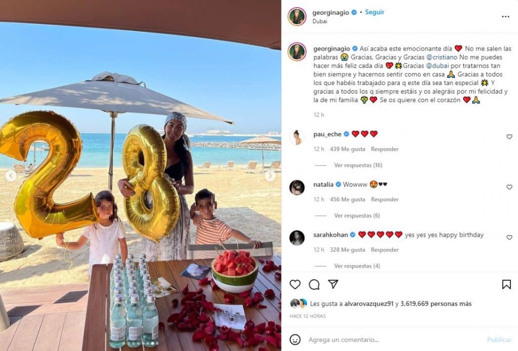 Georgina con sus hijos 28 cumpleaños