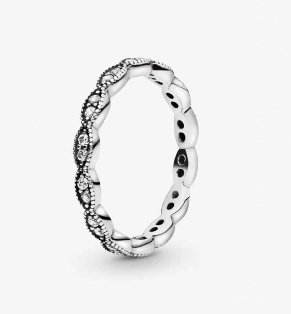 El anillo más elegante de Pandora está rebajado un 60%