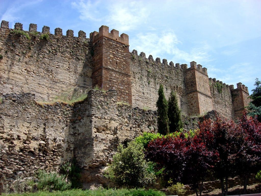 Diez pueblos con grandes murallas para una escapada en invierno