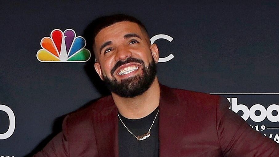 Drake podría ser demandado por echar salsa picante en un preservativo