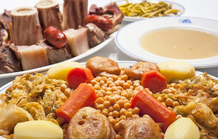 Los ingredientes que lleva un cocido y cómo debe comerse 