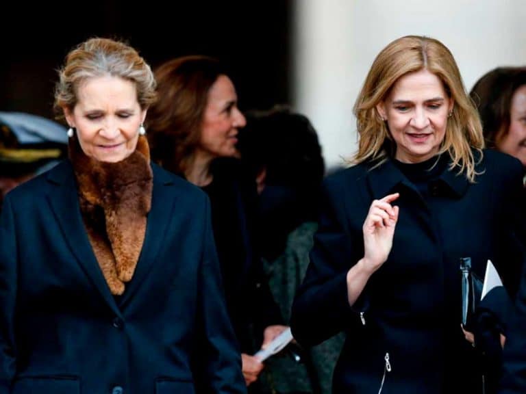 Las infantas Elena y Cristina visitarán a Juan Carlos: el emérito necesita ayuda