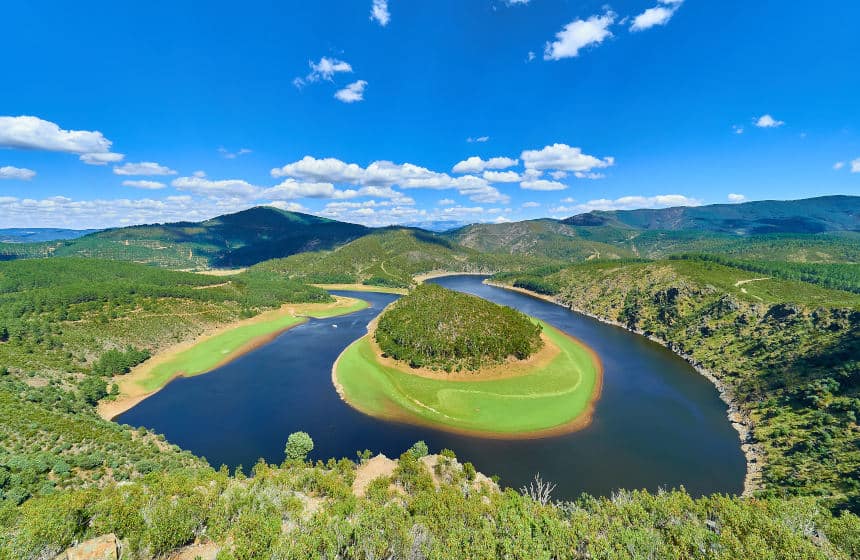 El pueblo de Extremadura que destaca por su fortaleza templaria del siglo XIII