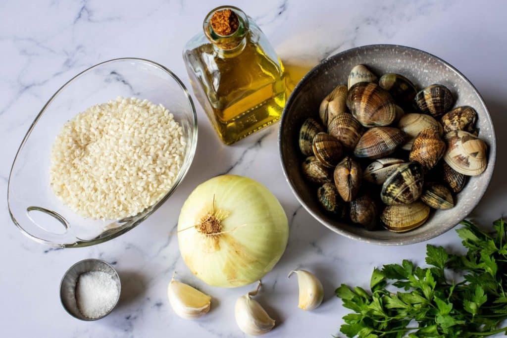 Este arroz con almejas es la mejor versión de la paella que vas a probar