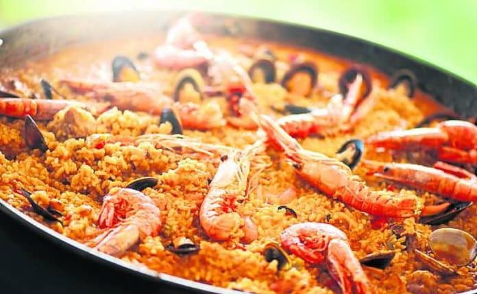 Los mejores pueblos de España para disfrutar de una verdadera paella