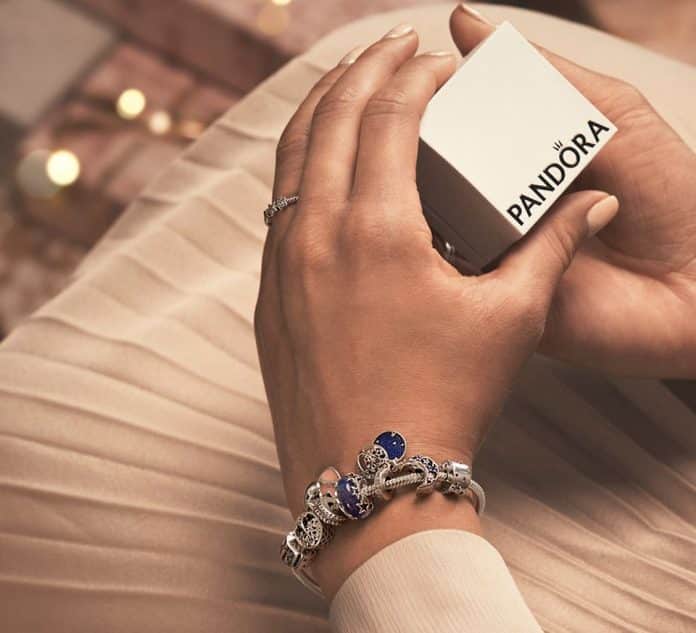 El anillo más elegante de Pandora está rebajado un 60%