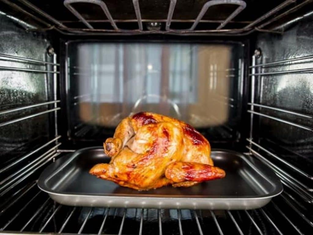 Los siete errores que siempre cometes al cocinar pollo