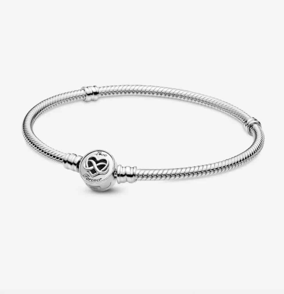 La pulsera con brillantes de Pandora que combina con todo