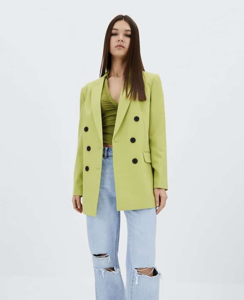 Esta mini bandolera de Stradivarius le da mil vueltas a cualquier bolso de Zara