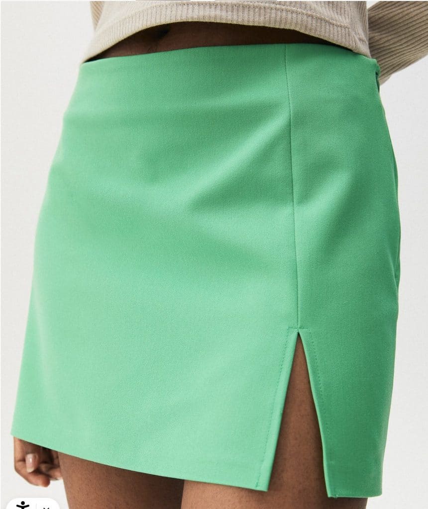 Pull&Bear da la sorpresa con este vestido innovador que roza los 20 euros