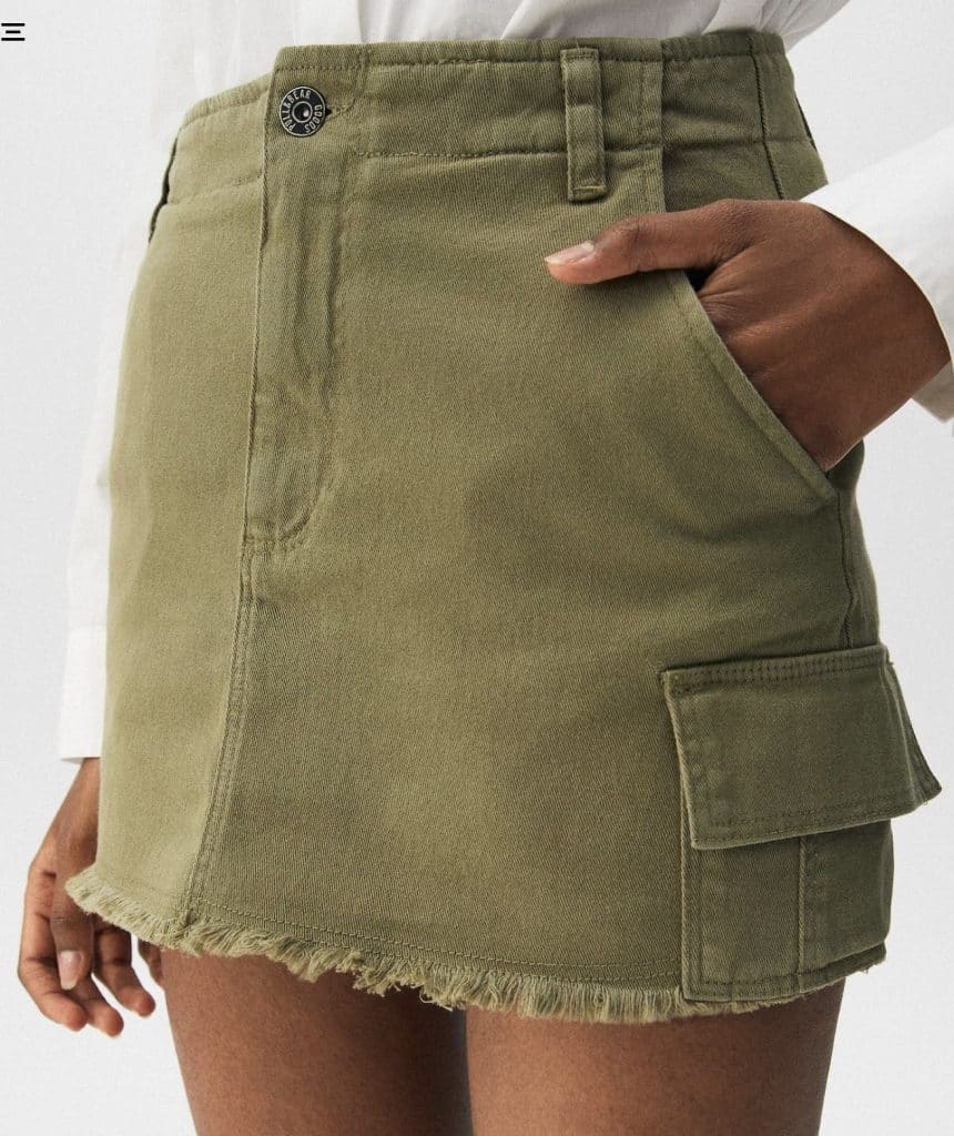Pull&Bear da la sorpresa con este vestido innovador que roza los 20 euros