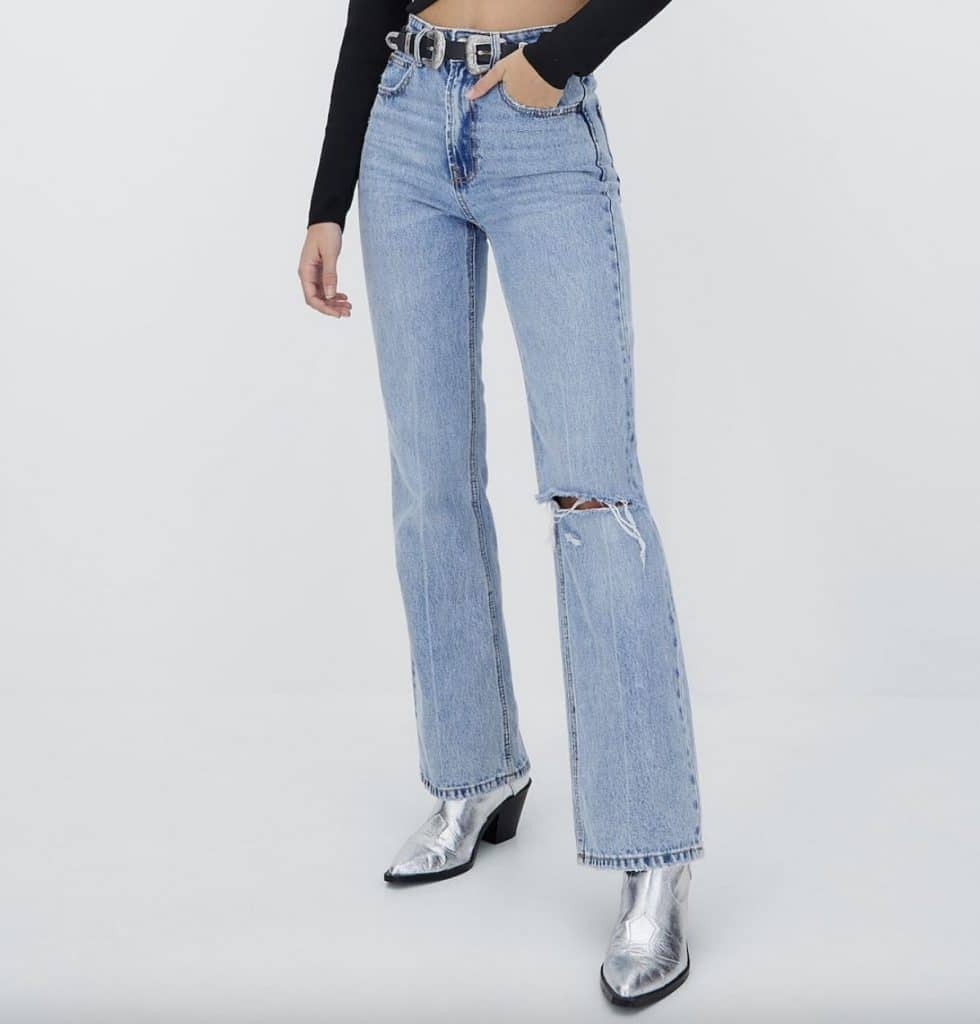 La mini bandolera de Stradivarius que mejora a cualquier bolso de Zara