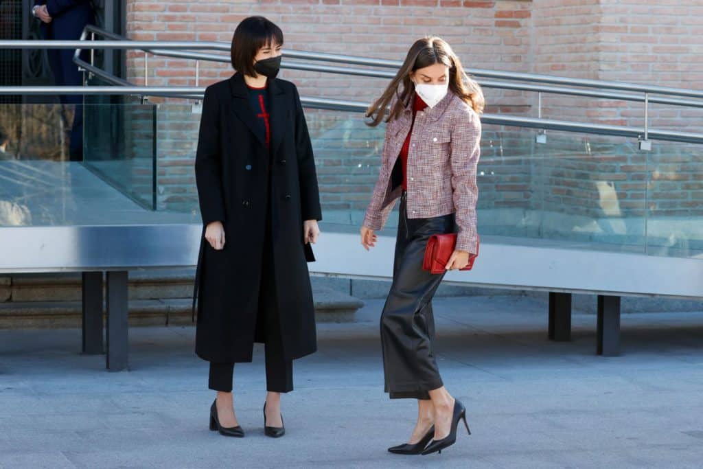 Reina Letizia traspies zapato cenicienta española