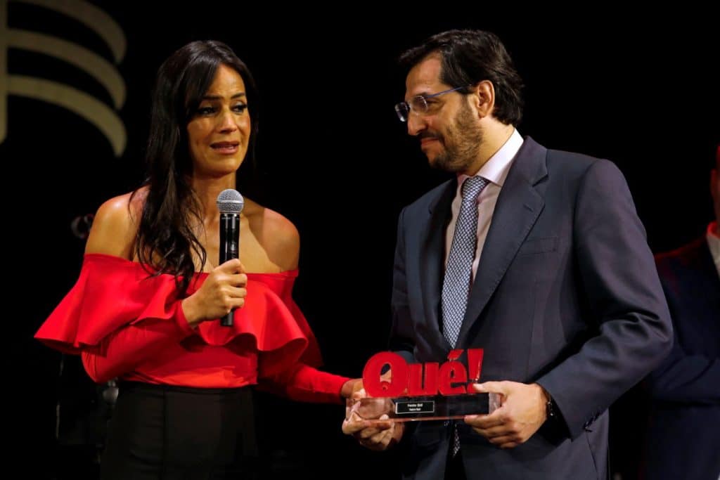 begoña villacís en los premios qué grupo merca2