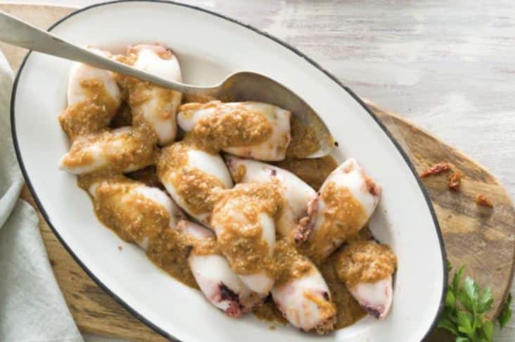 Calamares rellenos en salsa: una receta brutal para el fin de semana