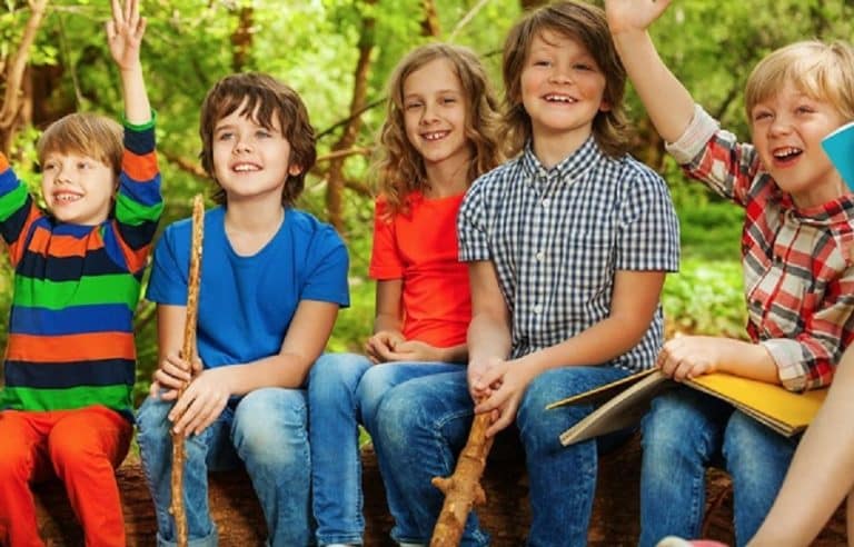 Campamento de verano, diversión y descanso