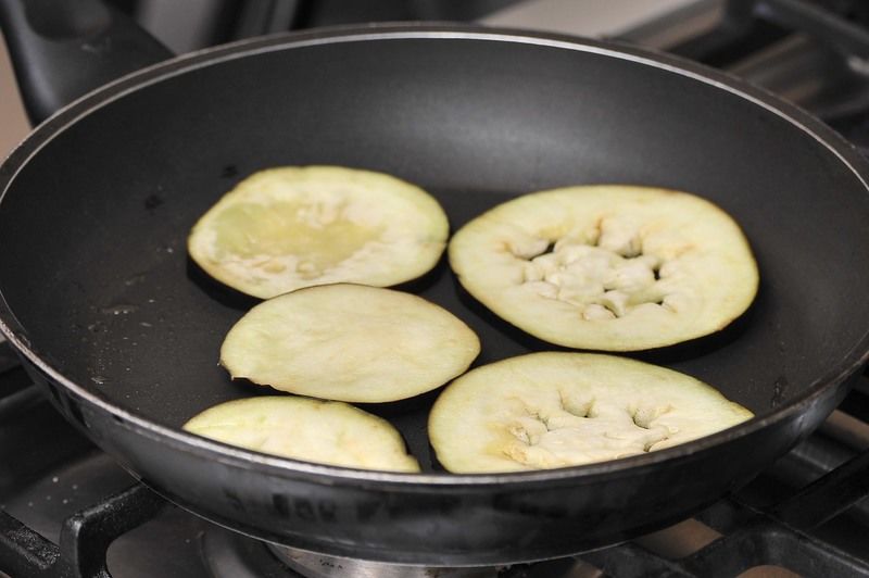 El hojaldre de berenjena y calabacín que puedes hacer al horno en 45 minutos
