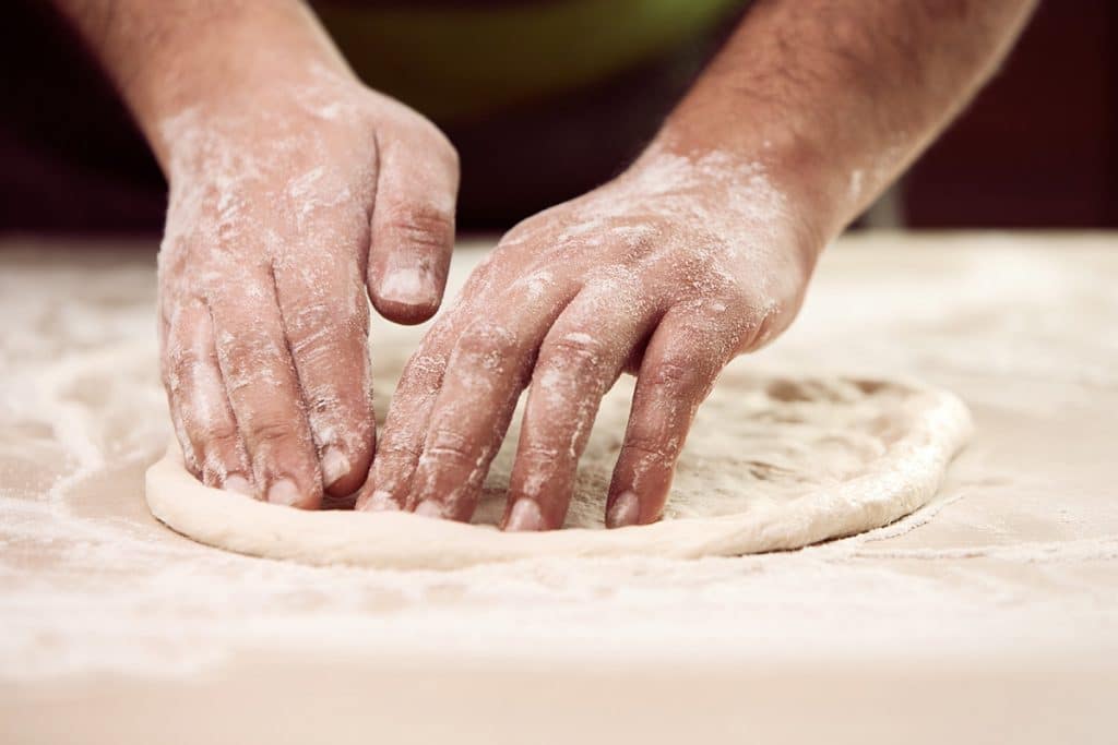 Errores que destrozan tu pizza casera