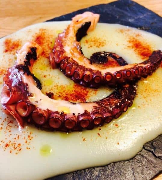 Esta crema de patatas es la mejor para acompañar el pulpo