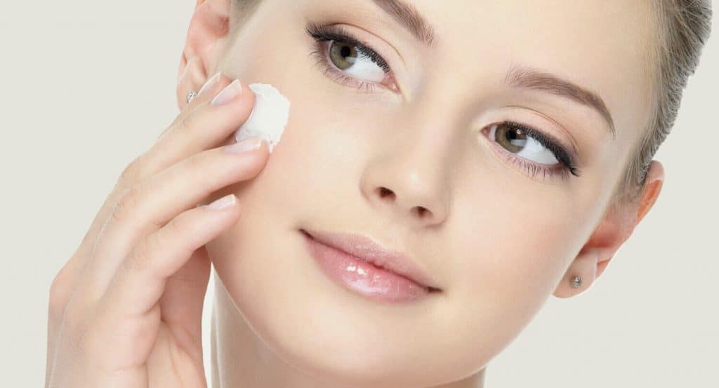 Acné, cómo quitarte un grano y que no te deje marca
