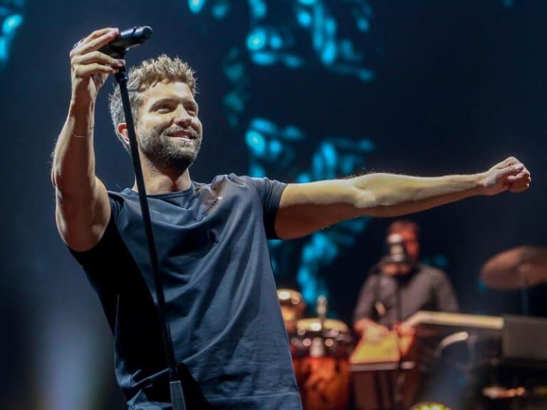 Pablo Alborán, conmocionado por sus fans en Barcelona