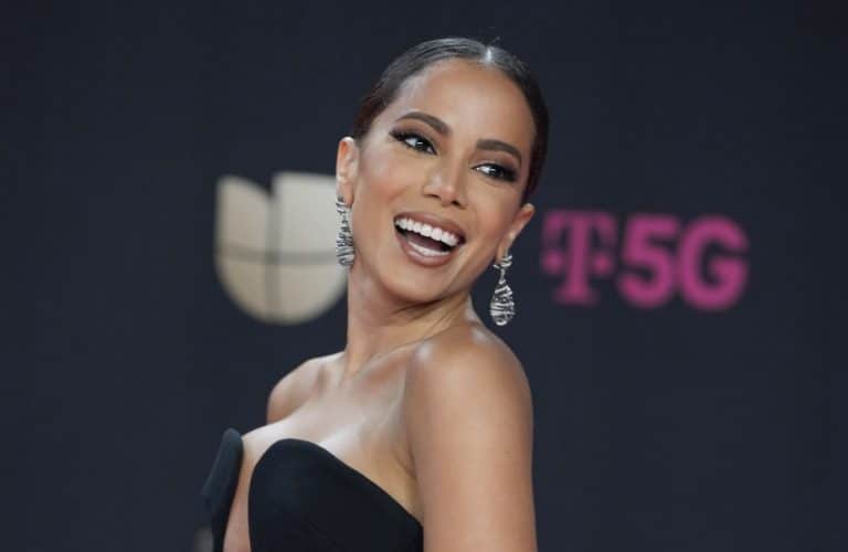 Anitta, conquista Tik Tok con un sensual baile y le llueven las críticas: «Si las chicas quieren hacer lo mismo para la sociedad son perras»