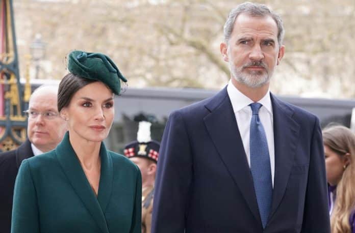 Reina Letizia y Rey Felipe en la misa del Duque de Edimburgo en Londres