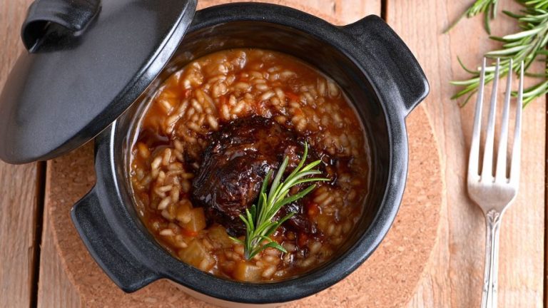 Este arroz meloso con carrilleras es el más sabroso del mundo 