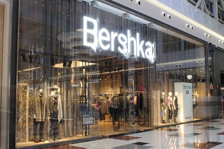 Bershka pone a la venta el vestido más deseado del verano