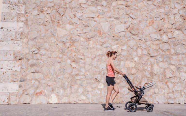 Carritos de bebé: factores a tener en cuenta antes de comprar uno