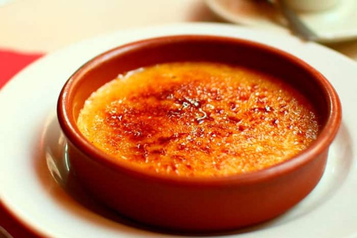 La receta tradicional para elaborar la crema catalana perfecta