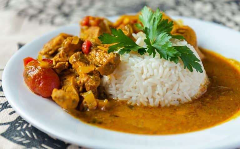 El secreto para hacer un pollo al curry en el horno de escándalo