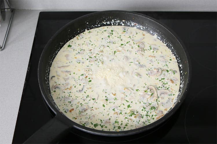 Estas pechugas en salsa de champiñones tiene un sabor de ‘10’ 