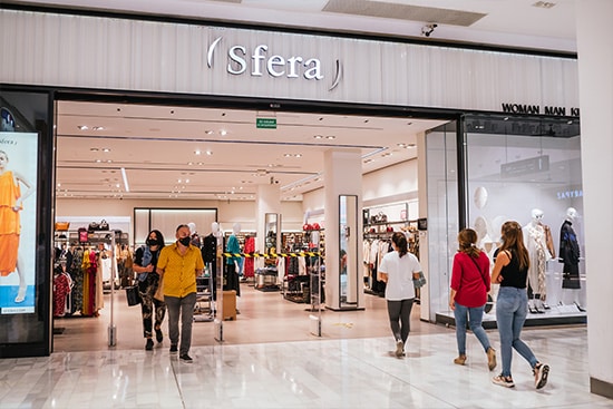 Este vestido recto de Sfera supera a todos los de Zara