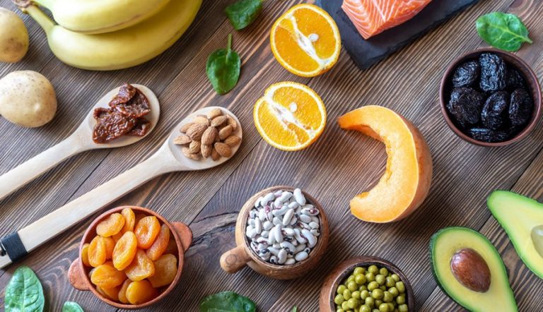 Los alimentos que debes comer para combatir la hipertensión