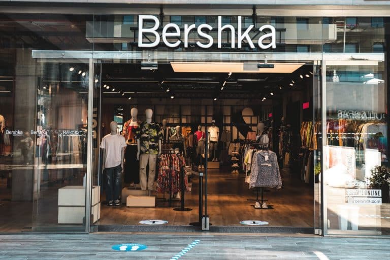 Bershka: camisas y blusas baratas para hacer frente al calor