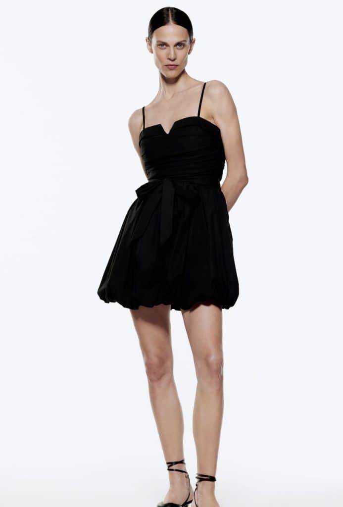 Zara apuesta por esta cazadora barata para las más jóvenes