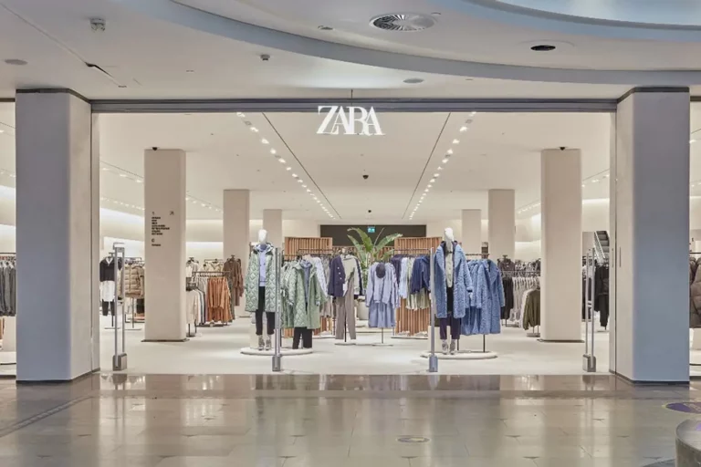 Zara rebaja un 35% uno de sus vestidos más vendidos 