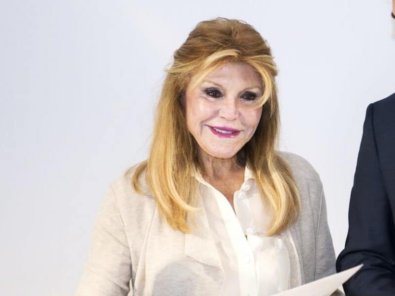 Las mellizas de Tita Cervera se preparan para cumplir 18 años y entrar en la rueda de la fama