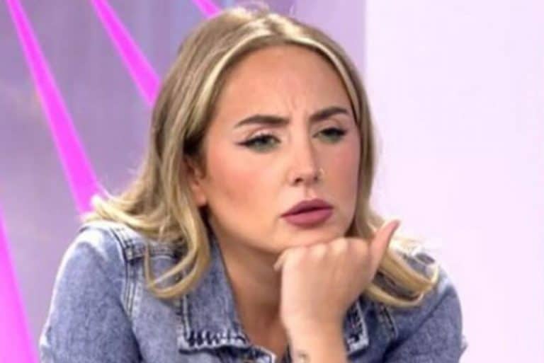 Rocío Flores se queda muda ante el inesperado gesto de su madre, Rocío Carrasco con…