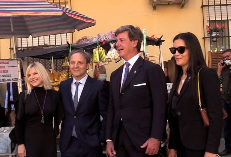Fran Rivera, Eugenia Martínez de Irujo y su hermano Cayetano: así disfrutan del Jueves Santo