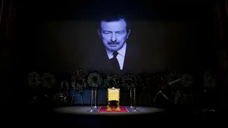 Juan Diego y su último adiós en el Teatro Español rodeado de todos los que le querían