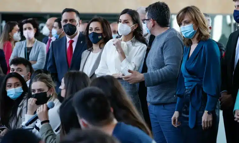 Reina Letizia, perfecta sustituta de Leonor, crea su look ‘más institutriz’ en Logroño