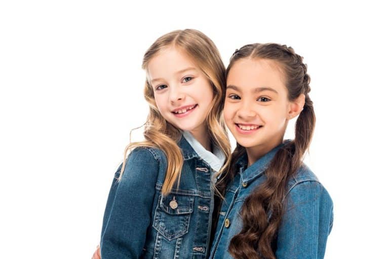 ¿Cuáles son las tendencias de ropa para niños que triunfan durante la primavera?