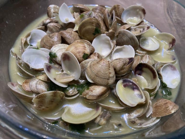 Cómo hacer unas almejas a la sidra con mucho sabor 