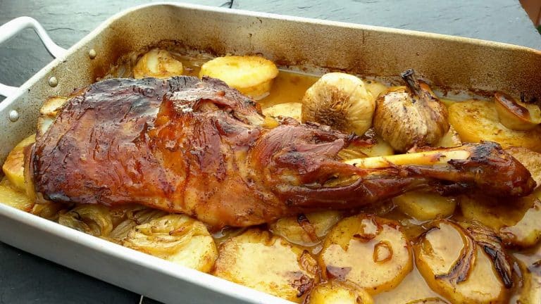 Cómo hacer una paletilla de cordero al horno mejor que en Segovia