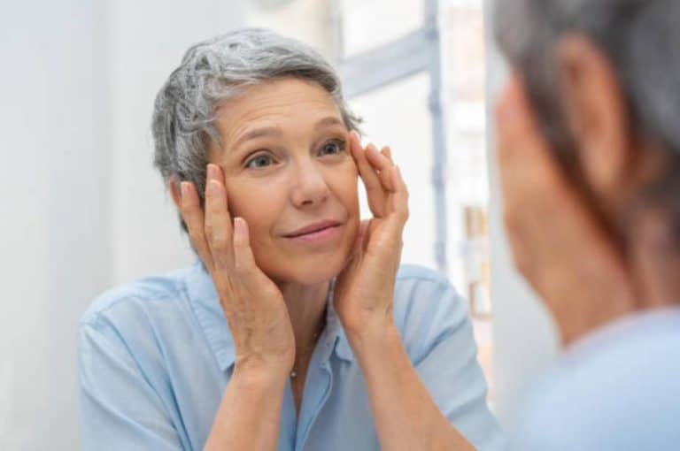 Adiós a manchas y arrugas con este tratamiento antiedad de noche